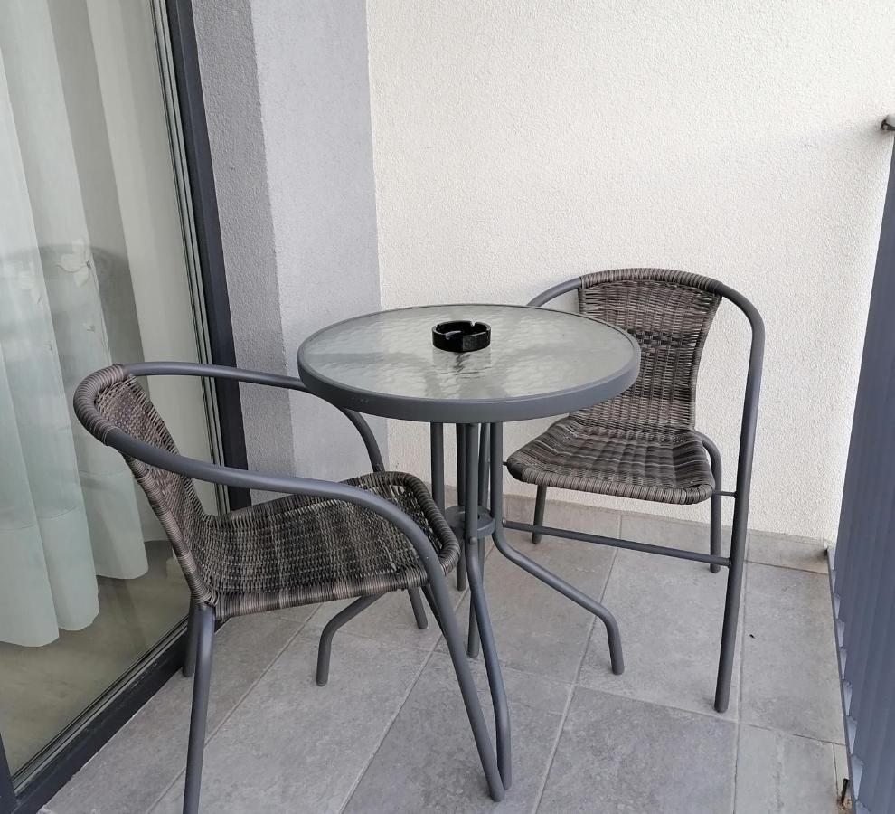 Apartament Nyx ฟลอเรชติ ภายนอก รูปภาพ